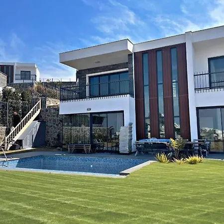 3 Bedroom With Great View Close To Marina Vilă *
