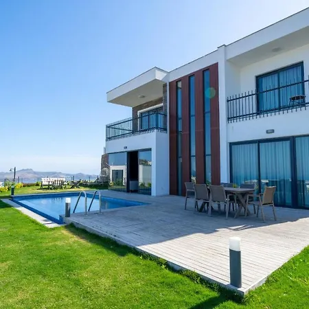 فيلة 3 Bedroom With Great View Close To Marina يالِكافاك